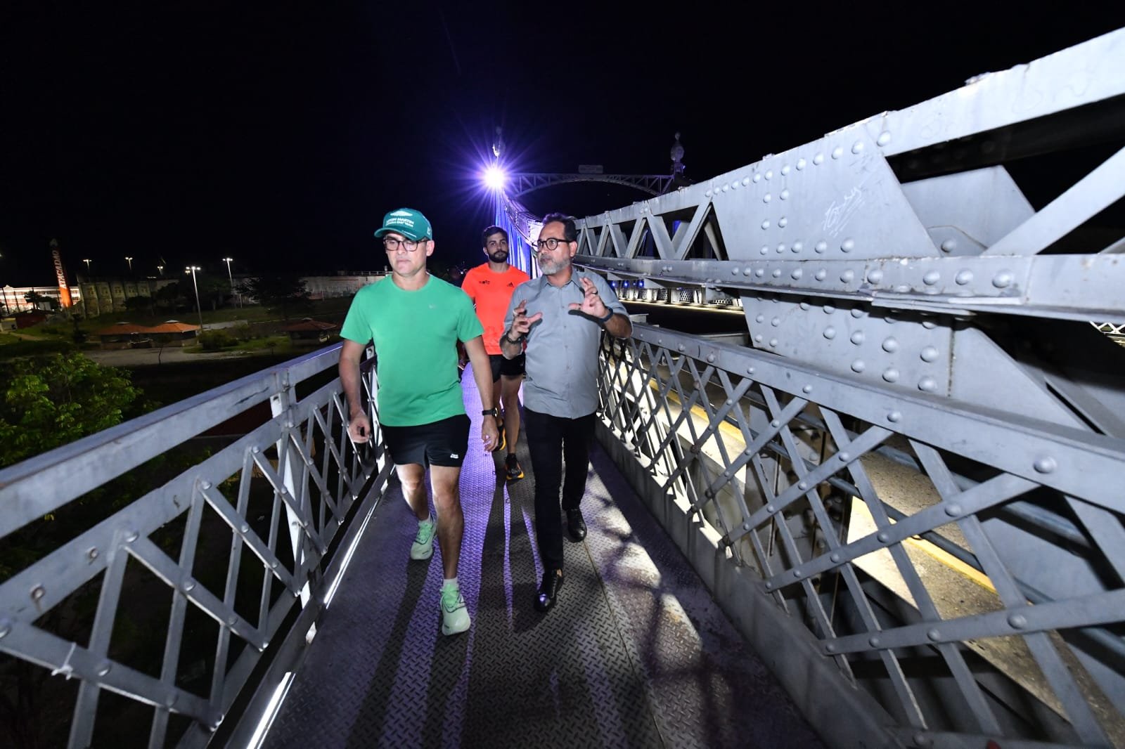 Prefeito David Almeida anuncia nova decoração e reforço na segurança da ponte Benjamin Constant - amazonaspix.com.br