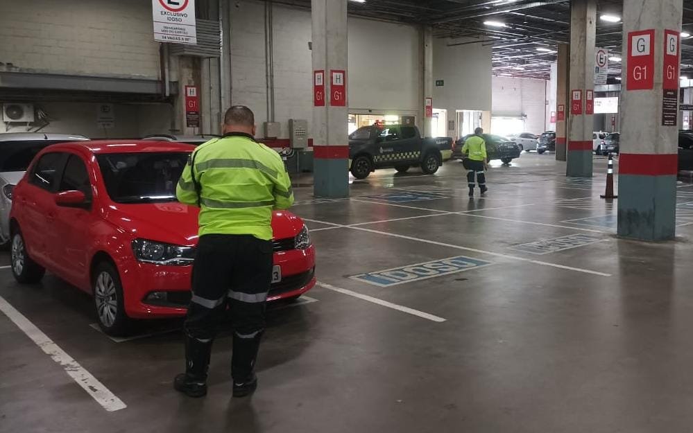 DIREITOS - Fiscalização em shoppings de Manaus garante o uso correto de vagas para idosos e pessoas com deficiência - amazonaspix.com.br